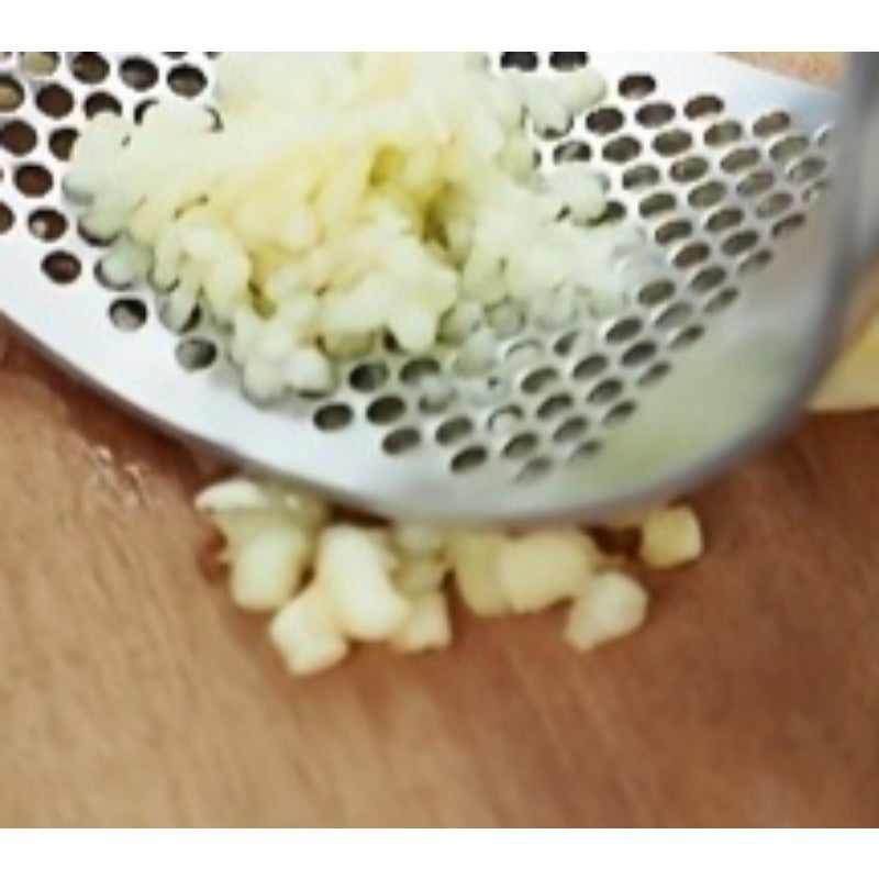 588285879-1