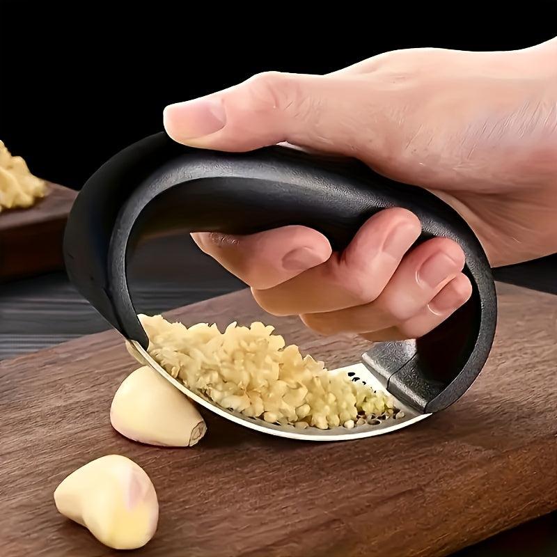 A Single Ergonomic Manual Garlic Press with a Comfortable Grip, Designed for Chopping And Crushing Garlic. This Manual Vegetable Cutter And Fruit Masher Is Suitable for Restaurants And Supermarkets, Requires No Electricity